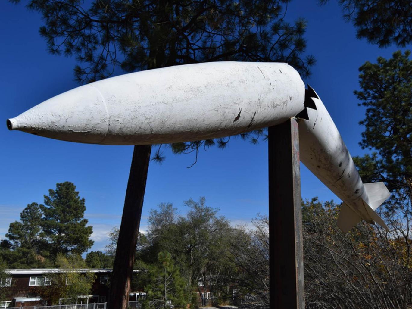 black-hole-sculpture